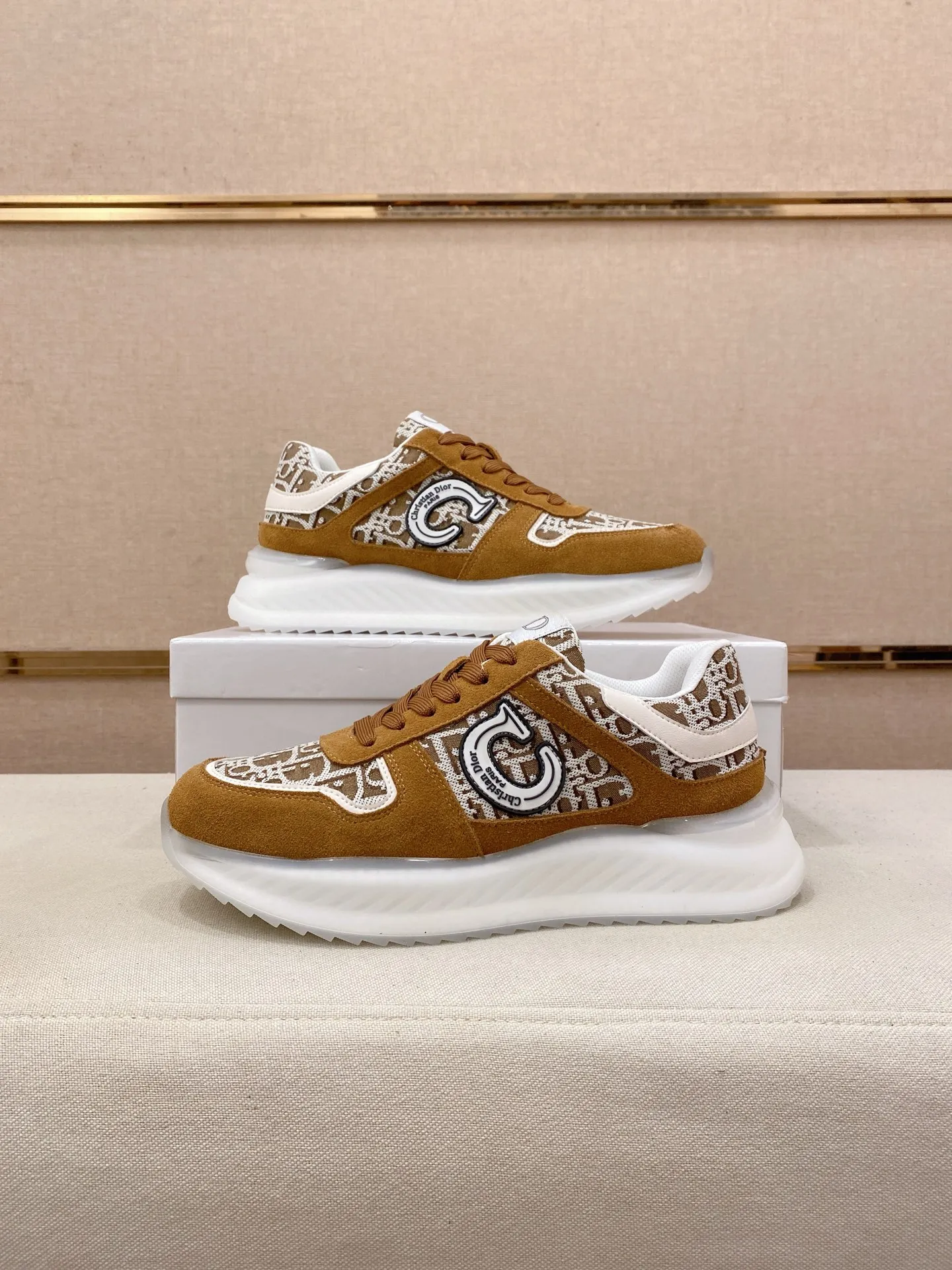 Men's shoes💰 462💰🇮🇹🇮🇹Dior d The new model is on sale at the same time at the counter. The upper 🇮🇹 is imported Italian first-layer cowhide, and the lining is fully imported sheepskin 💪💪. It is a complete 1⃣️ to 1⃣️ replica 🇮🇹💪💪, ⚠ Sole: The original sole is specially provided by the original factory. The exclusive movable molded sole is super comfortable. ⚠Original factory single goods, 🔍🔍high quality, you can enter and leave the counter at will, welcome to compare⚠. Code number:38-44